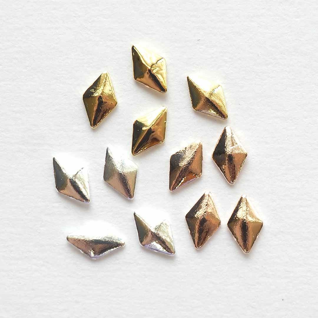 スタッズダイヤ 約2.0×3.0mm 約25個入り | BLAZE【ブレイズ】 ネイル